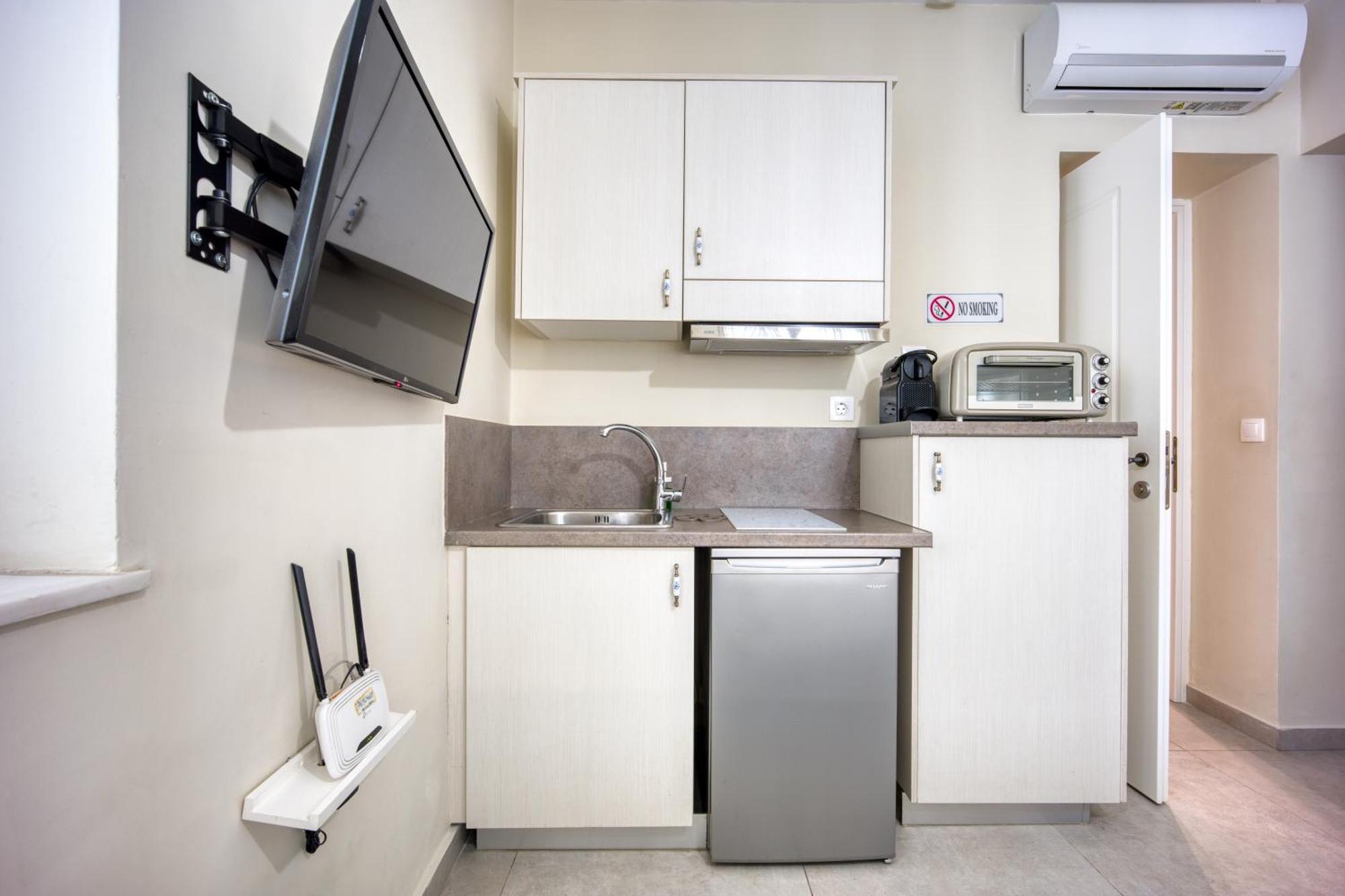 Bentzi...Boutique Apartment 1, Classic Double With Kitchenette, 2 Guests Athens Luaran gambar